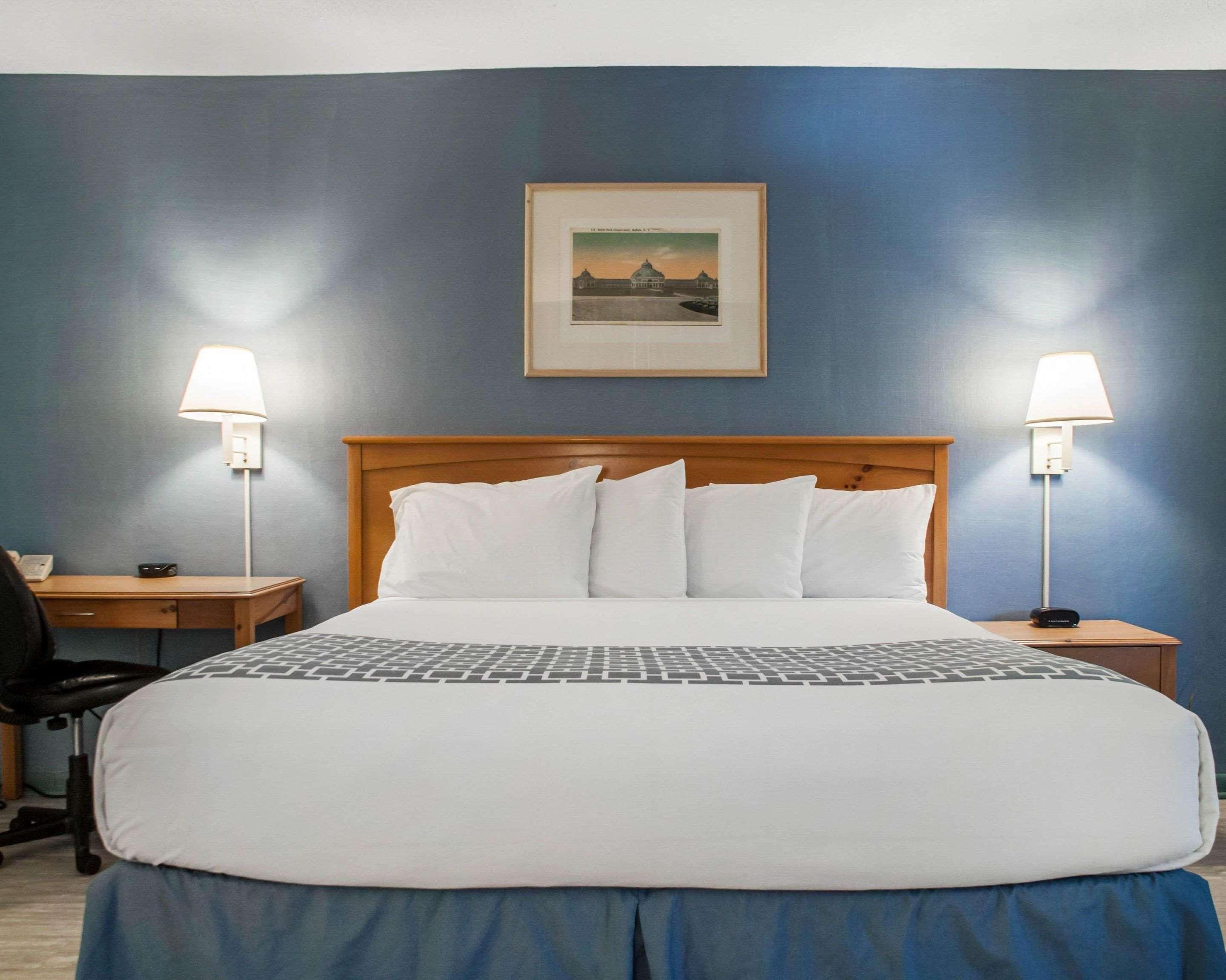 Econo Lodge Buffalo South Blasdell المظهر الخارجي الصورة